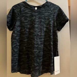 NWT Lululemon Black Quick Pace SS Size 6